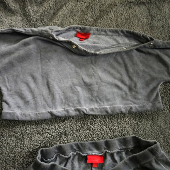 Jennifer Lopez 2pc Crop Jogger Outfit - Picture 2 of 6